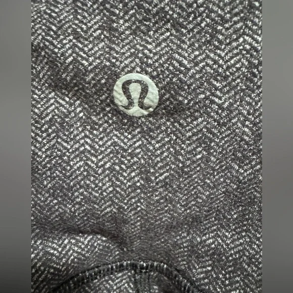 Lululemon women’s high rise thermal leggings- Harringbon grey size6 . Warm long - Picture 3 of 4